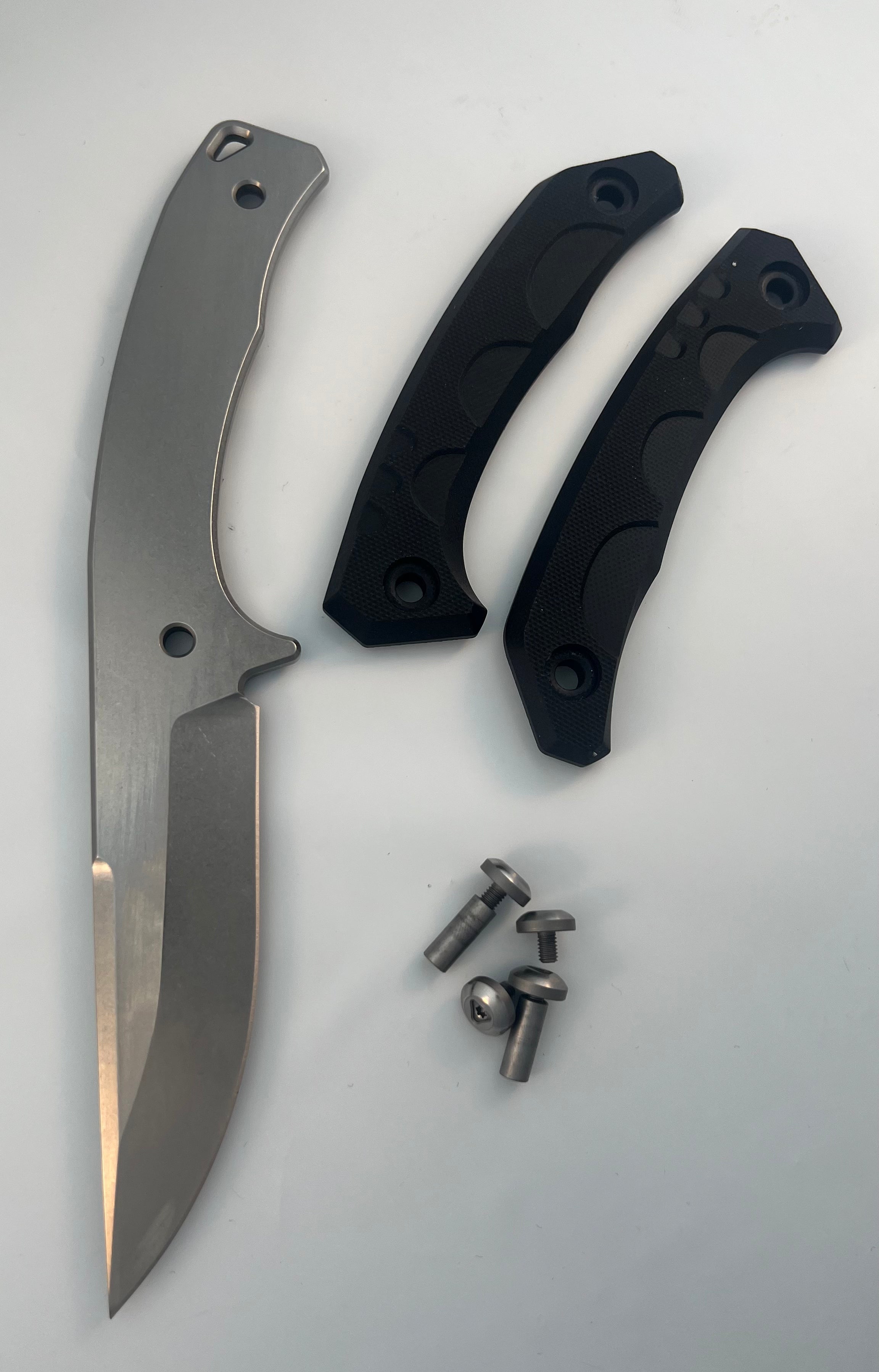 Full-tang knife J43