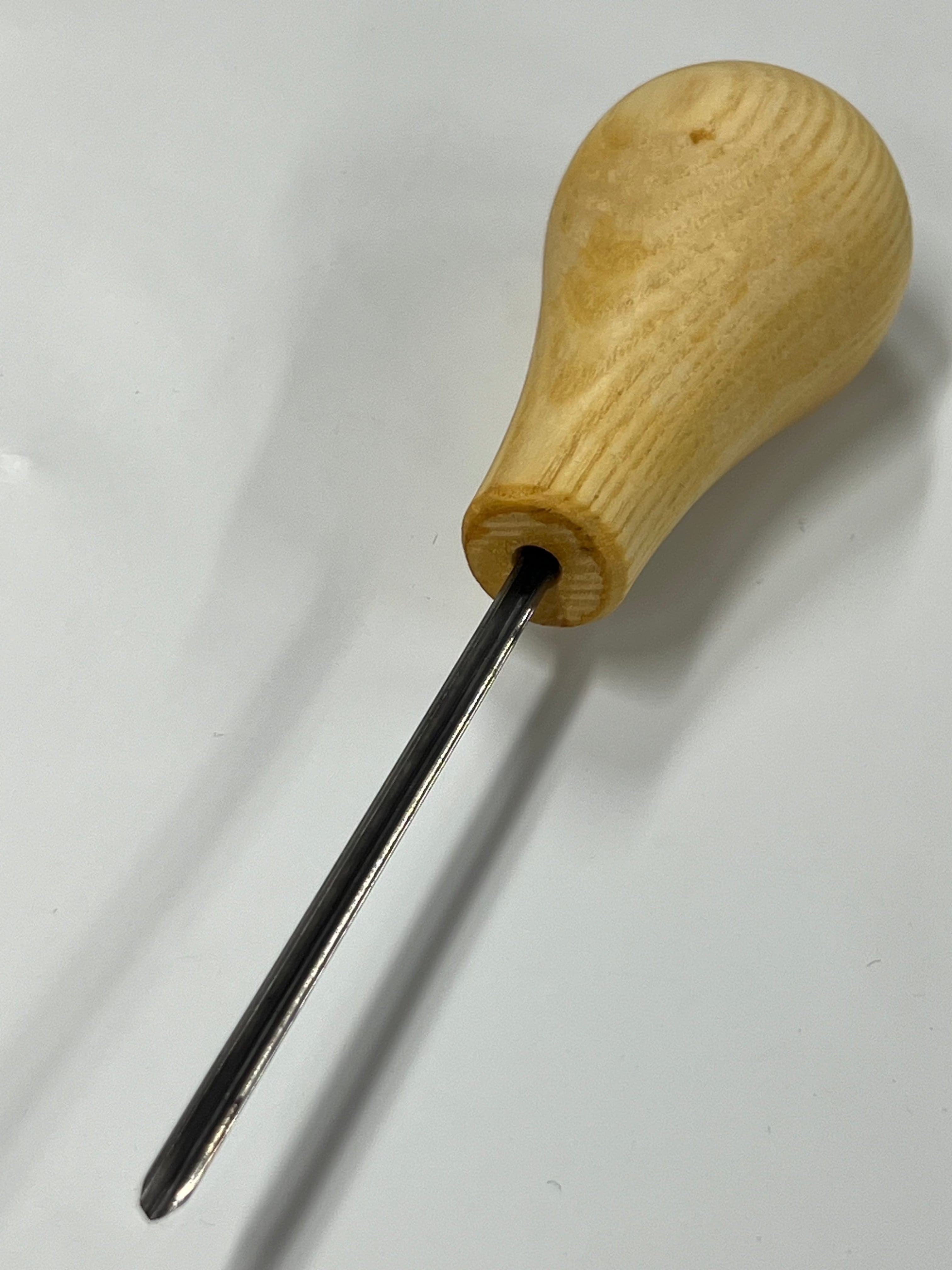 BeaverCraft P12/02 Palm-Handled V-Tool, 2 mm