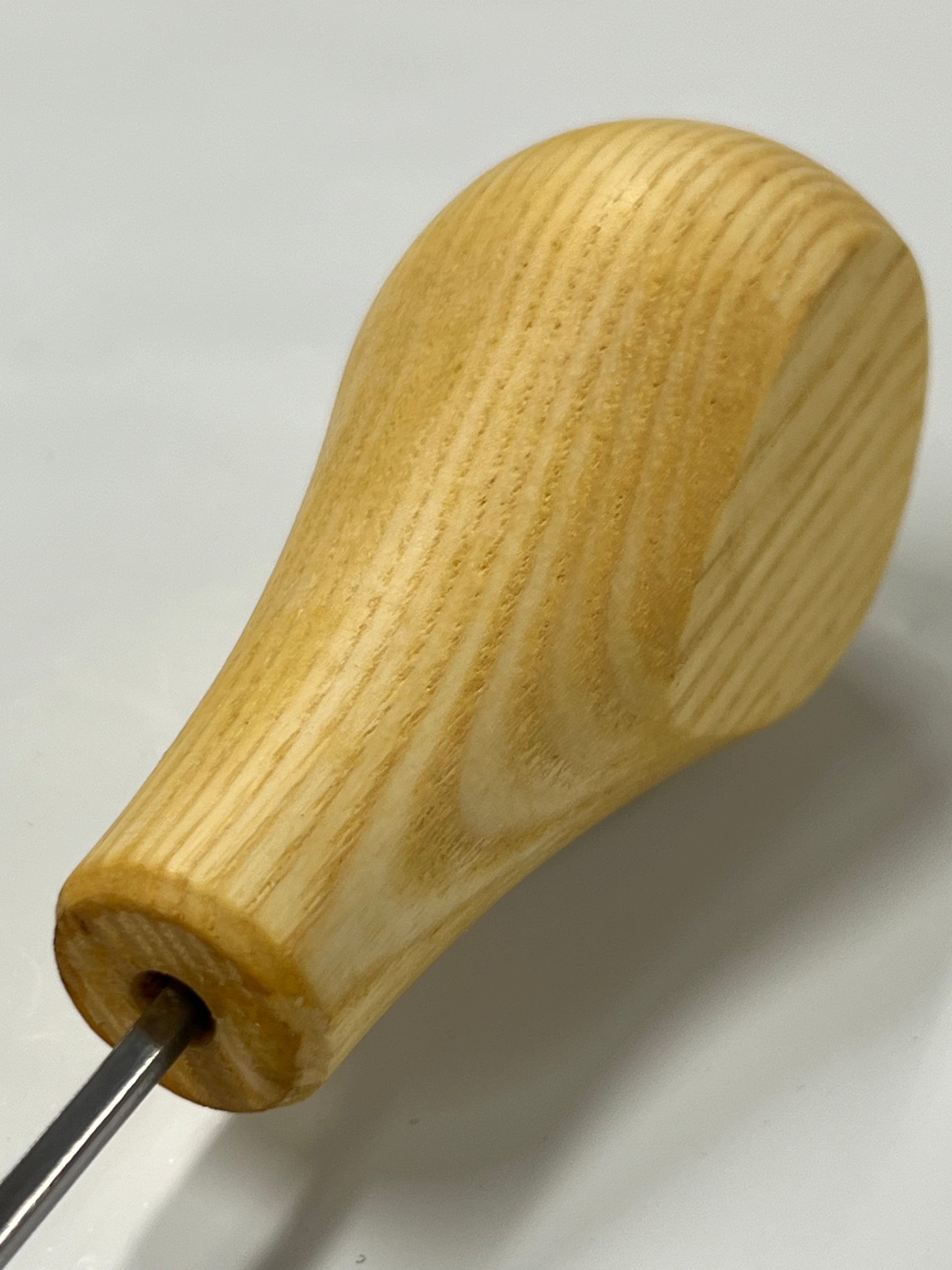BeaverCraft P12/02 Palm-Handled V-Tool, 2 mm