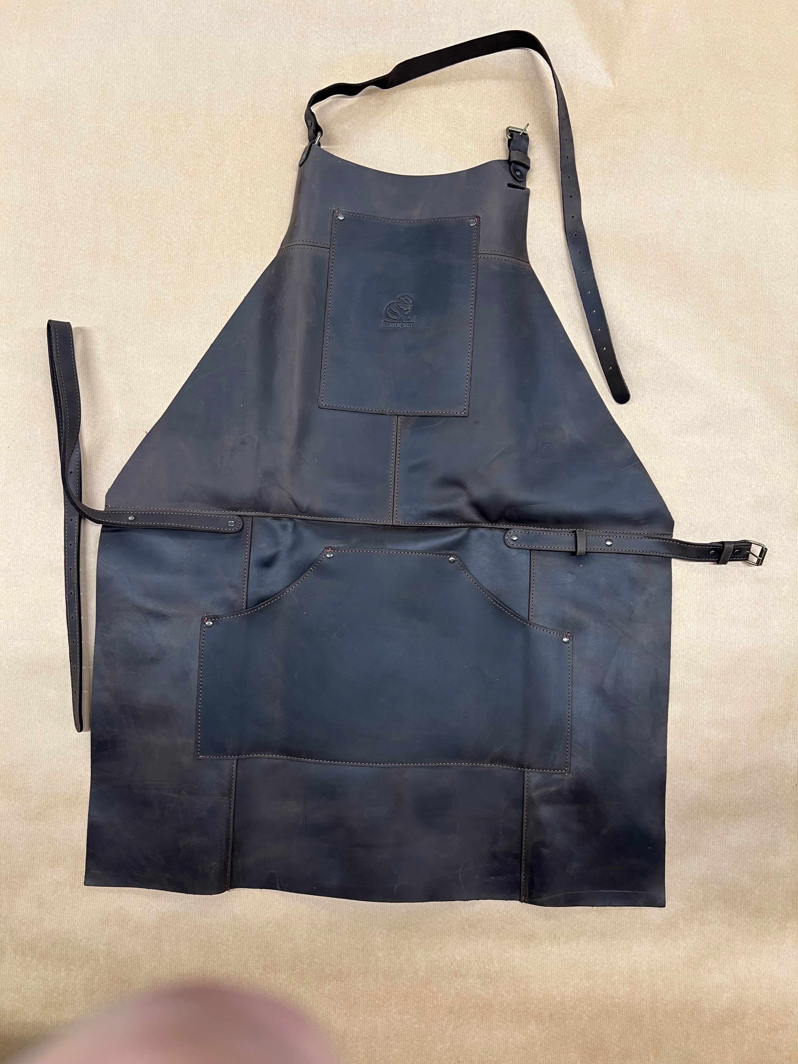 Adjustable apron in brown leather AP2X