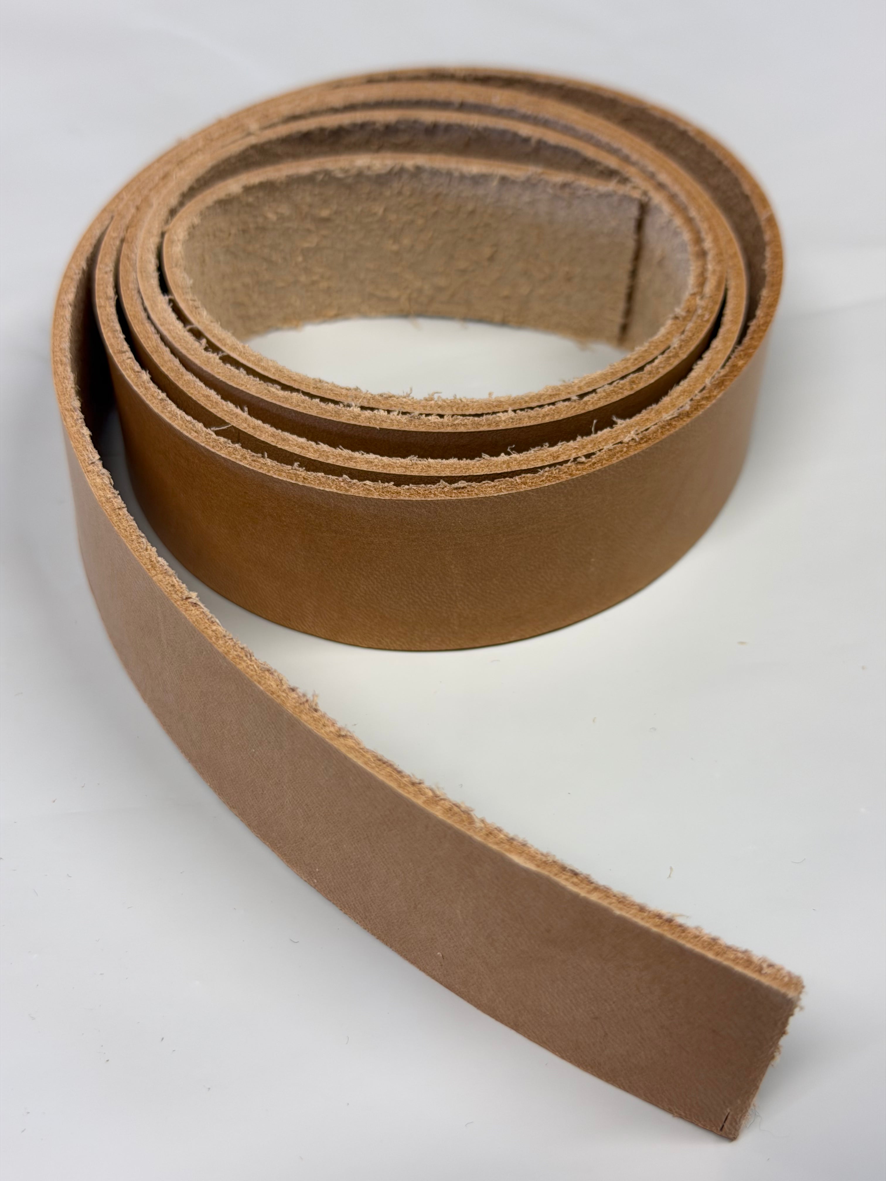 Leather for making knife sheaths: Half-tanned rårand leather, sheath leather and strap/suspension leather