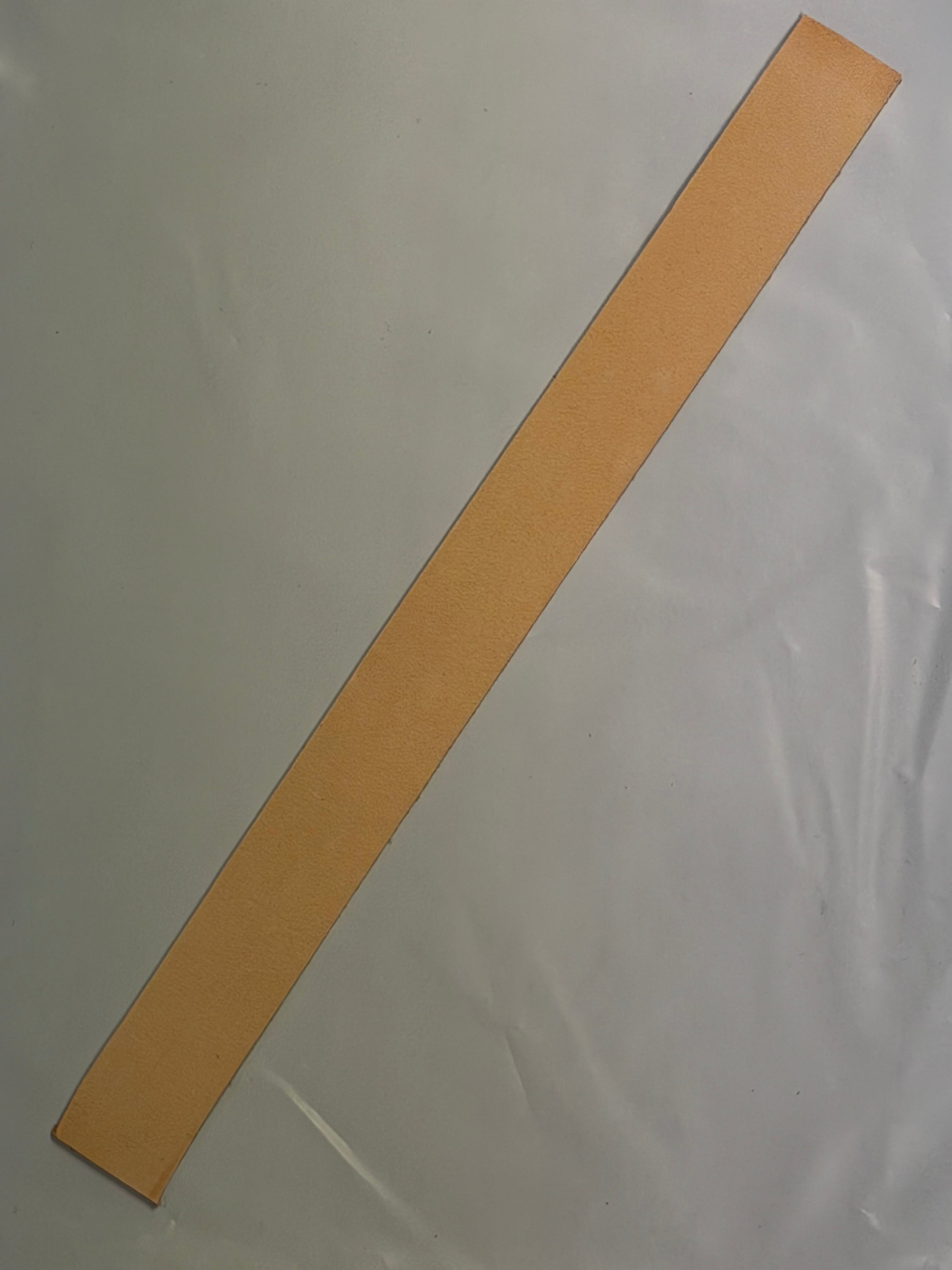 Leather for making knife sheaths: Half-tanned rårand leather, sheath leather and strap/suspension leather