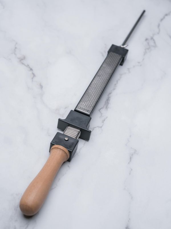 SwiftEdge Cross: Knife sharpening system with adjustable angle and diamond sharpening stones