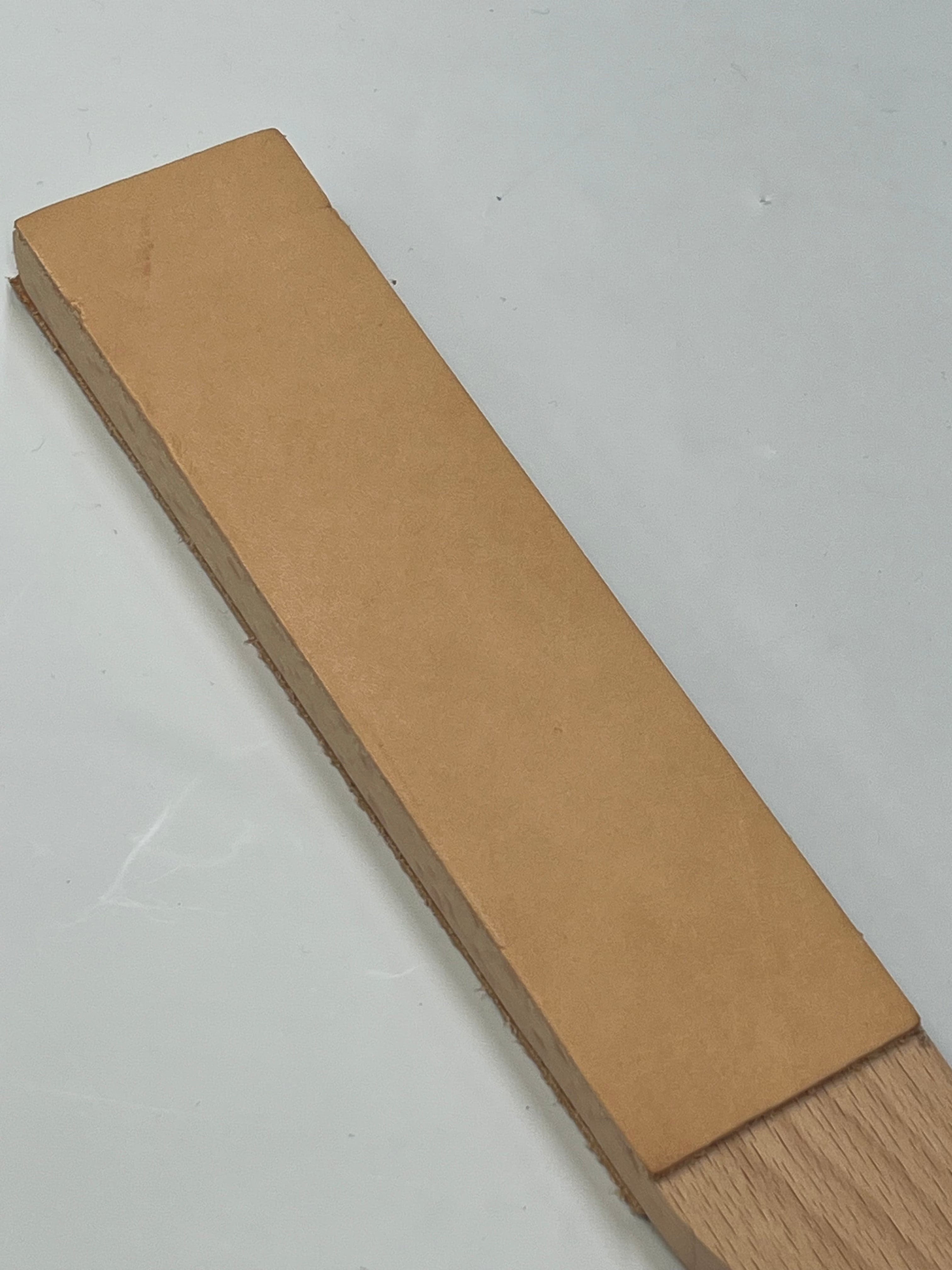 Double-sided leather strop on wooden base RW054