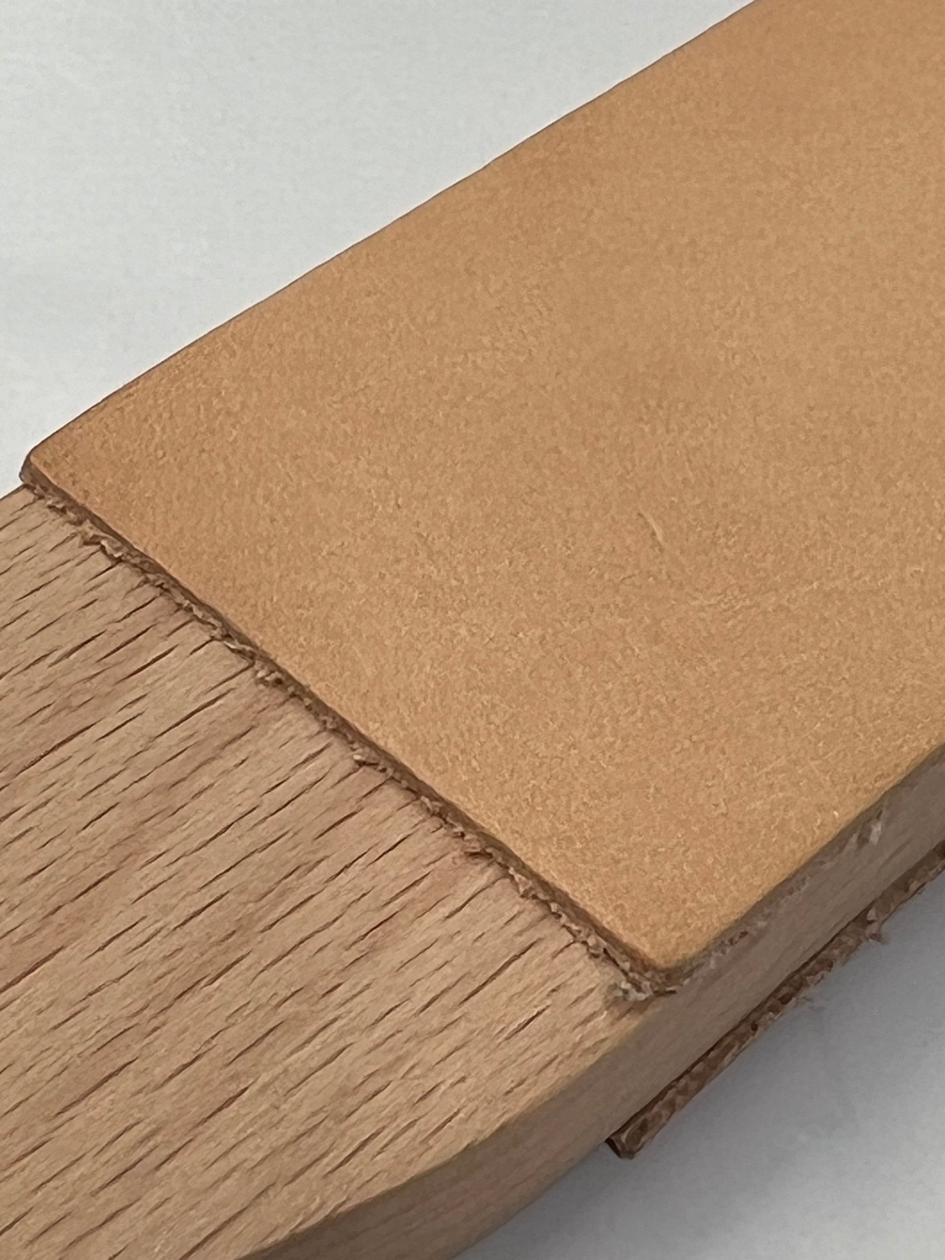 Double-sided leather strop on wooden base RW054