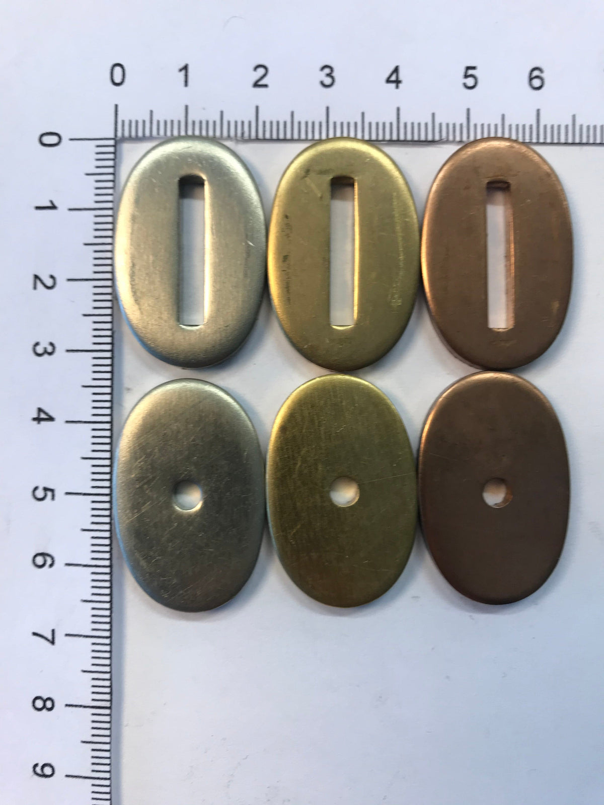 Socket or end plate 21x32mm