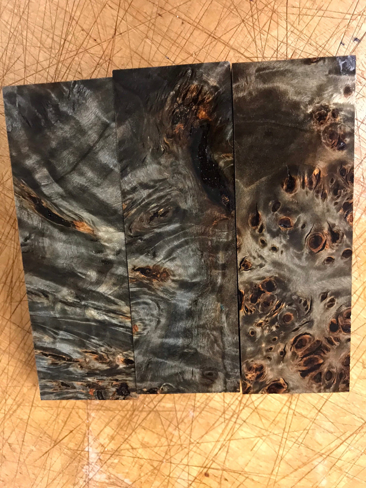 Poplar knot - Black
