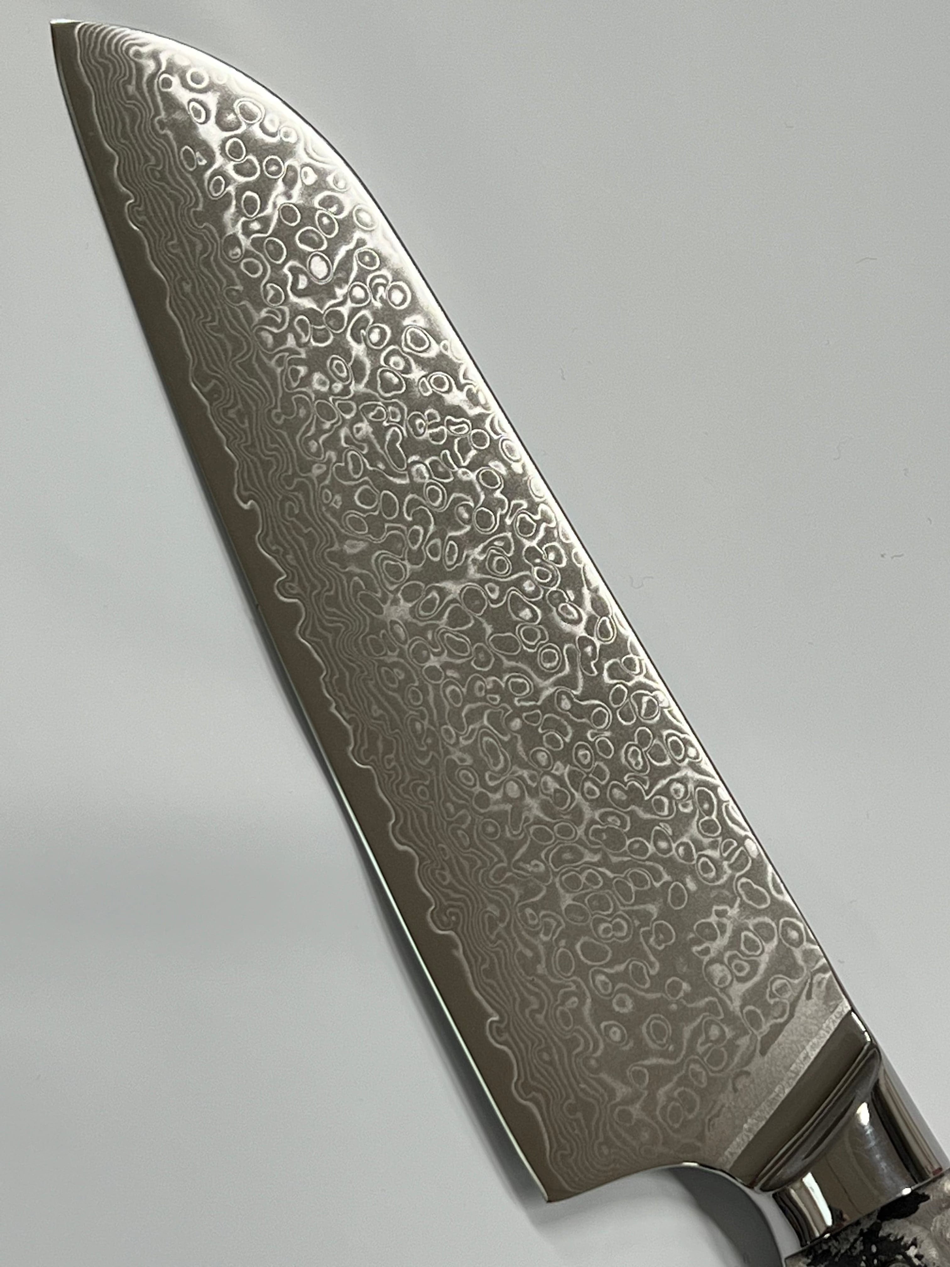 Santoku - VG10 Damask Chef's knife 8" full tang with sockets
