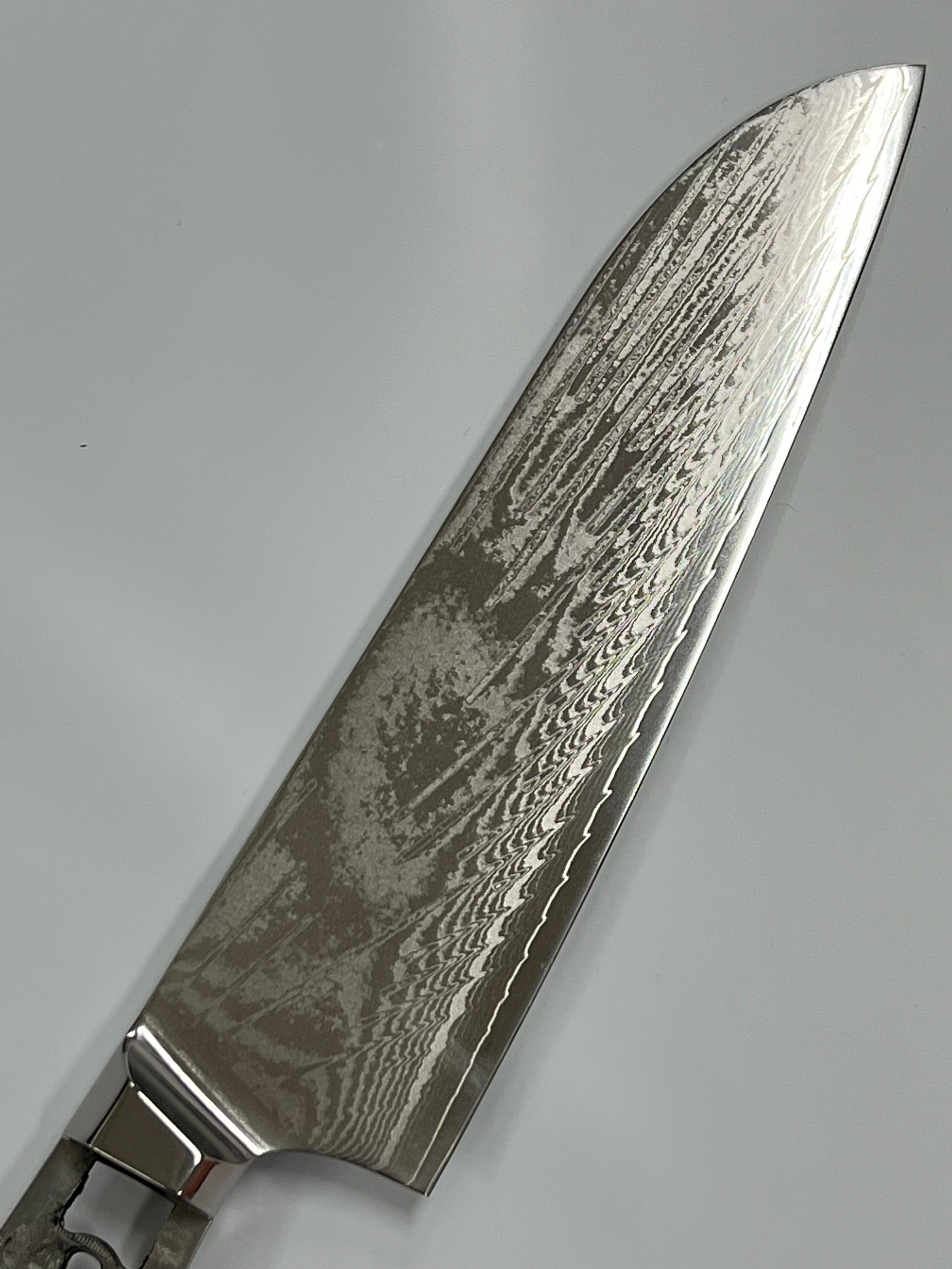 Santoku - AUS10 Damask Chef's knife 8" full tang with sockets