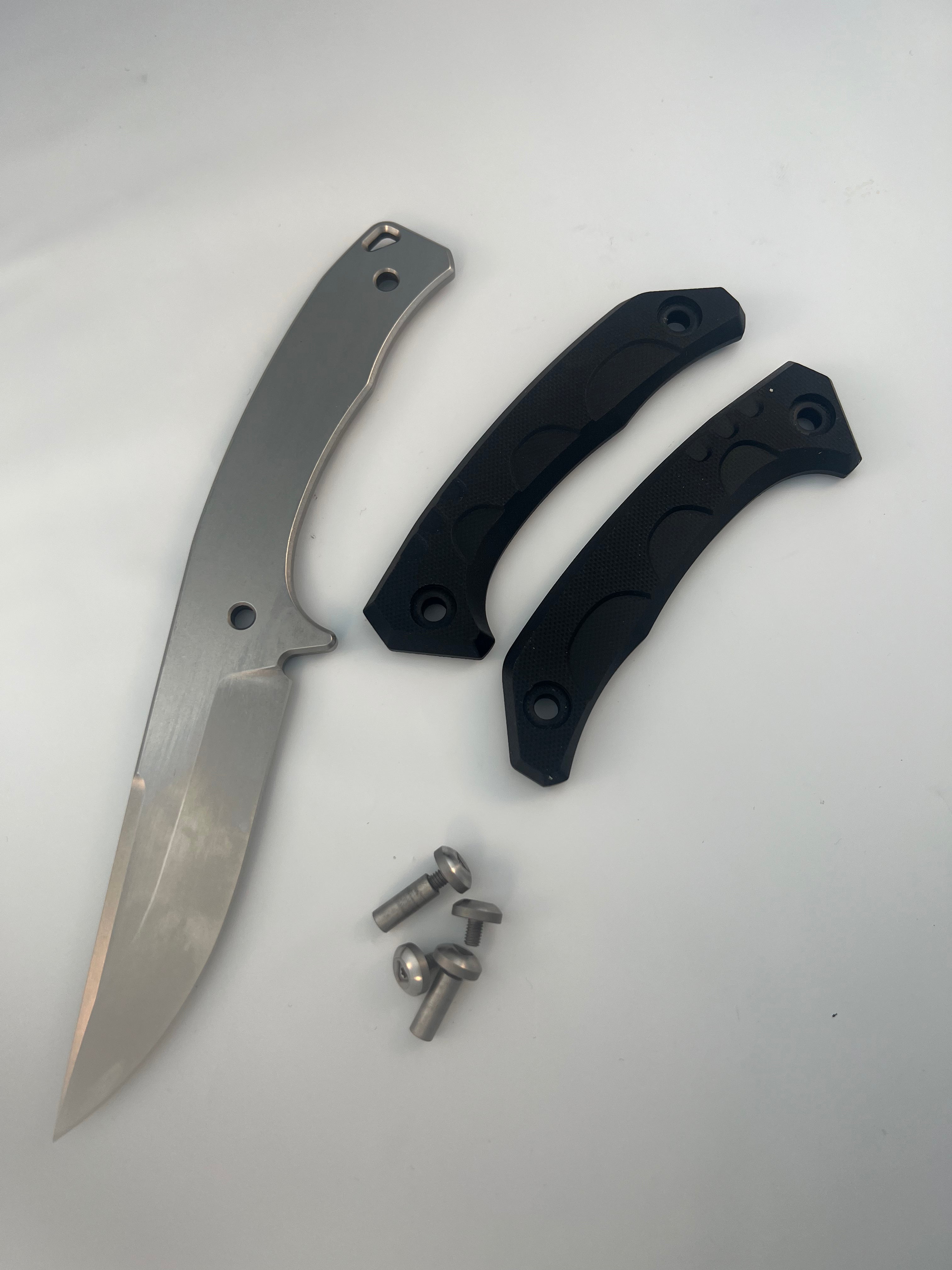 Full-tang knife J43