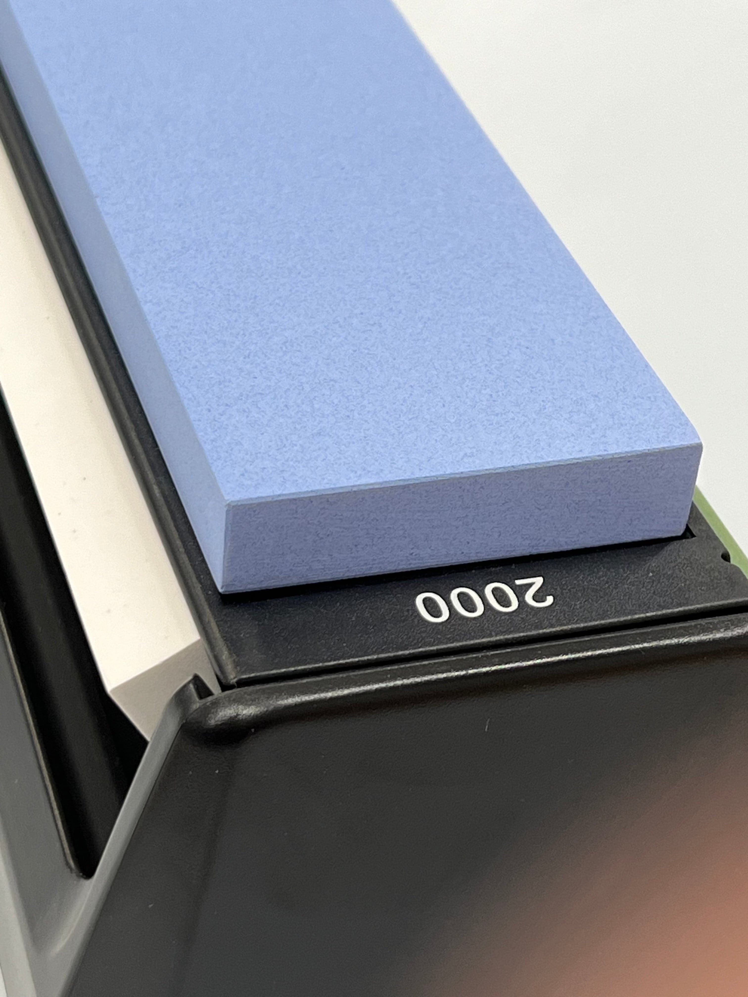 Japanese triple whetstone 800/2000/5000 grit (whetstone) in base station