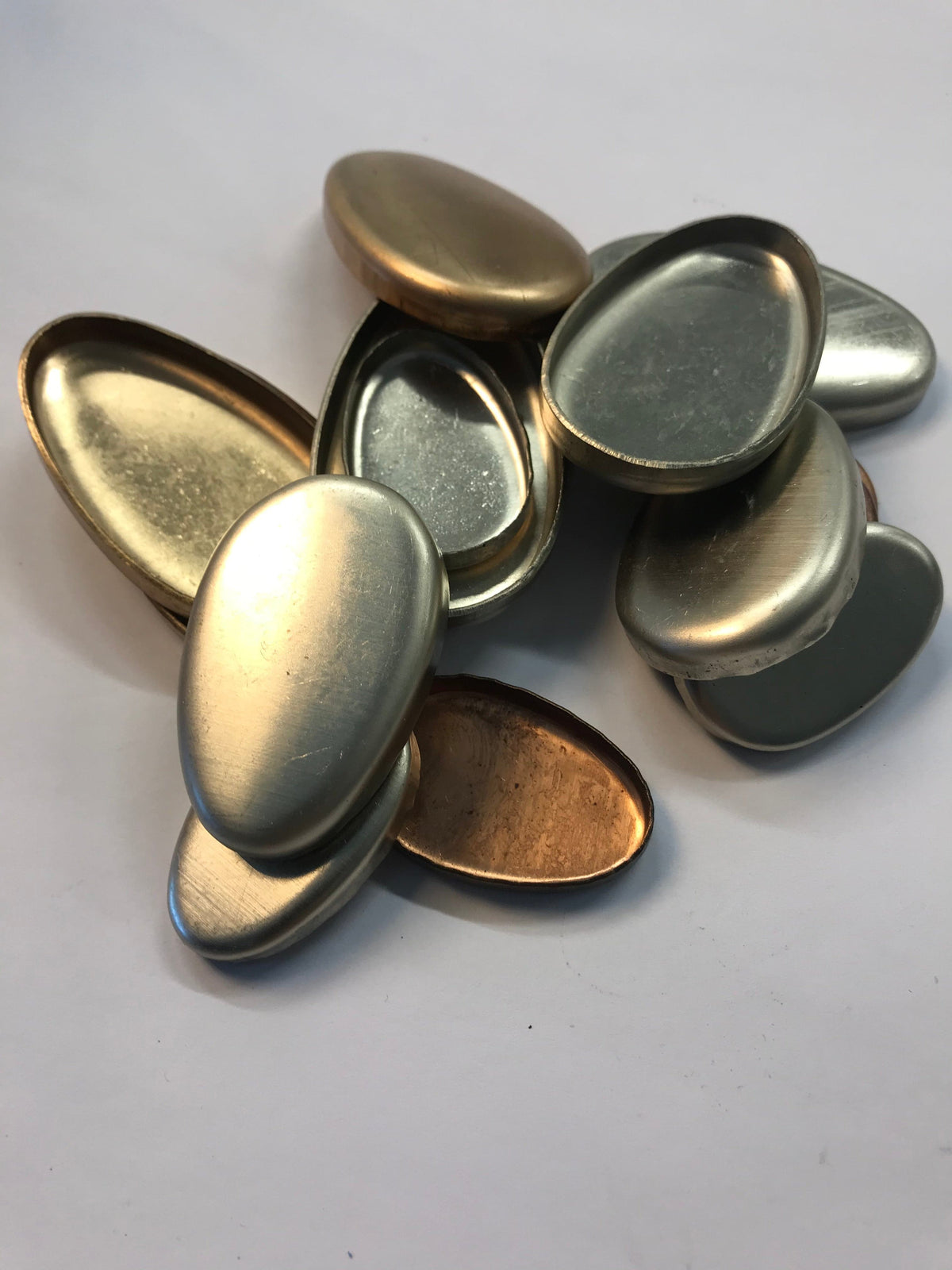 End pieces for handles